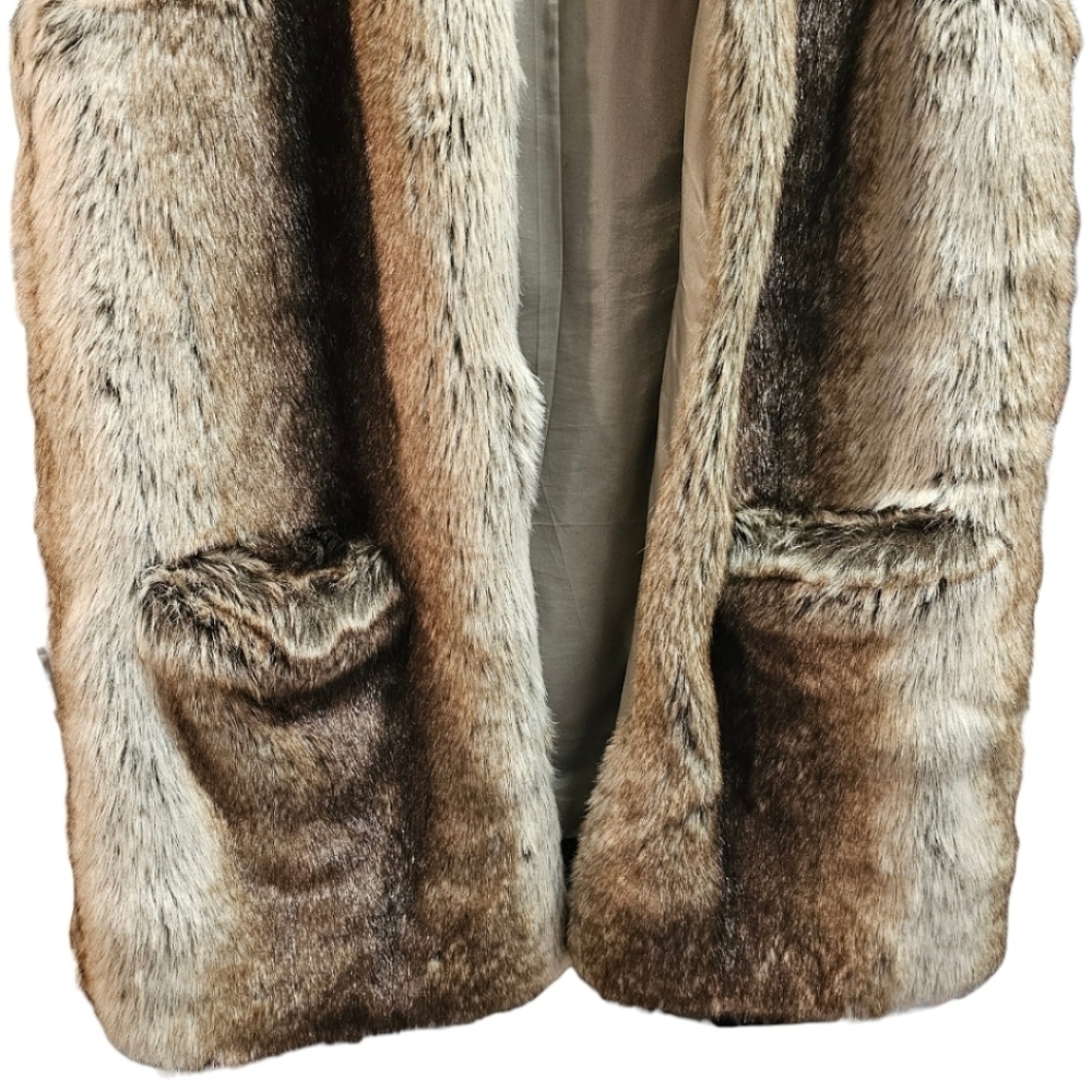 Lucky Brand Boho Faux Fur Sleeveless Open Front Vest Size Medium Pockets Soft - Picture 4 of 10